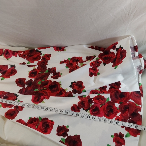 Social Code Off The Shoulder Floral Red Rose Mermaid Prom Dress Size 3 - Picture 16 of 16